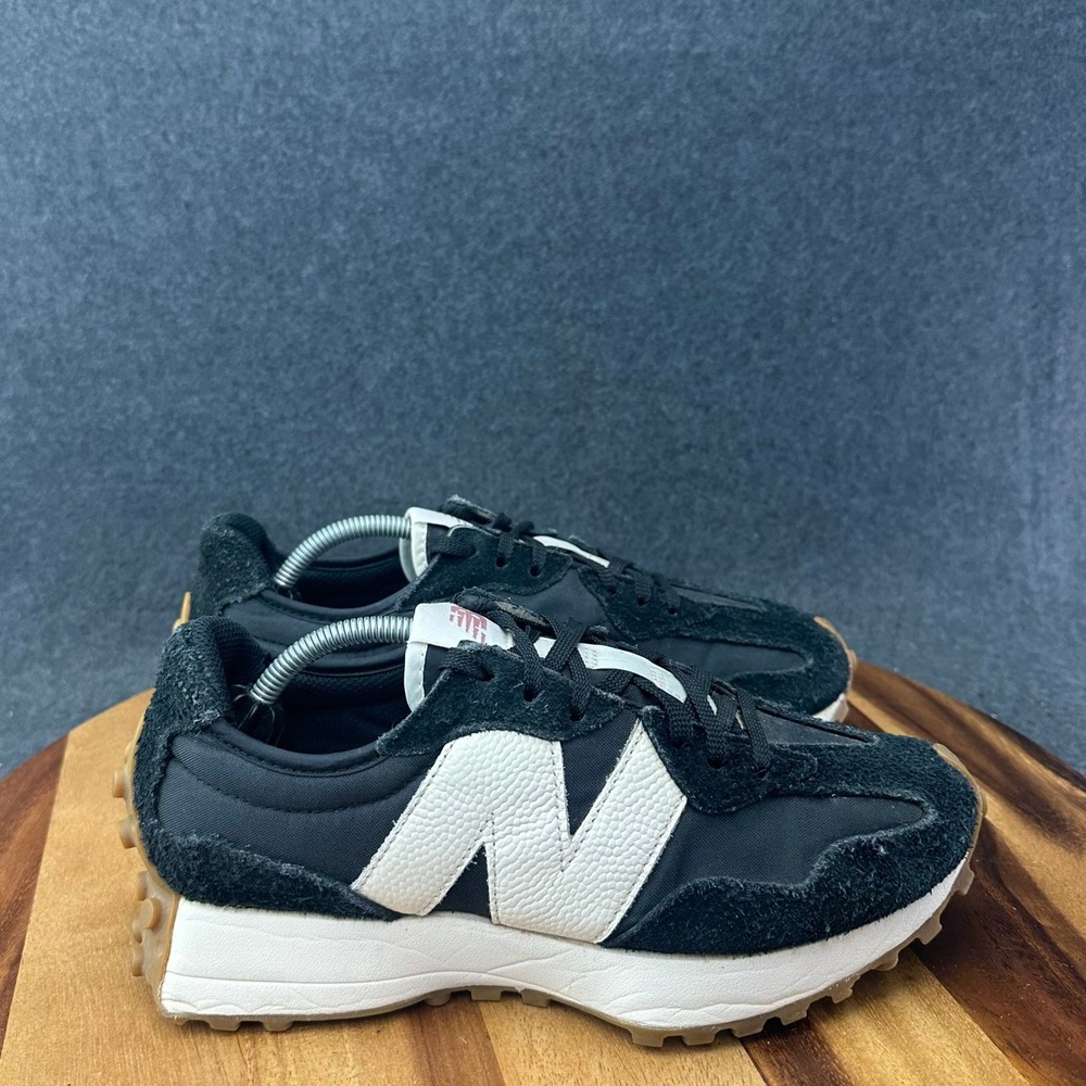 Womens 8.5B New Balance 327 Black White Suede Sneakers Shoes Low Top Lace Up